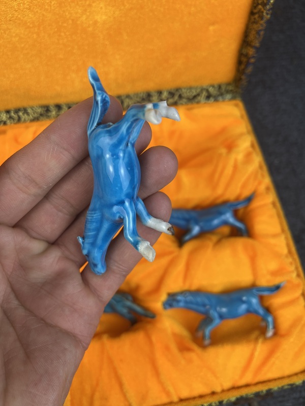 古玩陶瓷孔雀藍釉小馬八只拍賣，當前價格0元