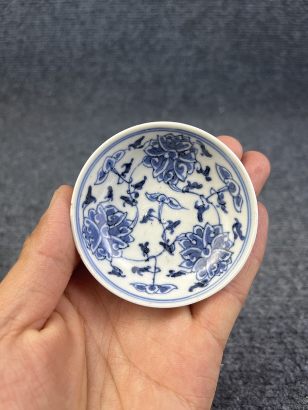 古玩陶瓷青花西番蓮煙碟拍賣(mài)，當(dāng)前價(jià)格0元