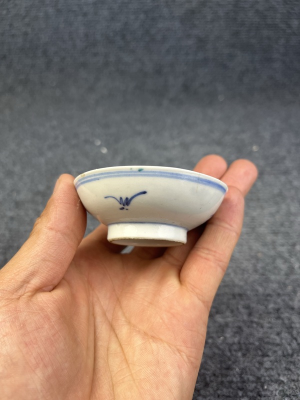 古玩陶瓷青花西番蓮煙碟拍賣(mài)，當(dāng)前價(jià)格0元