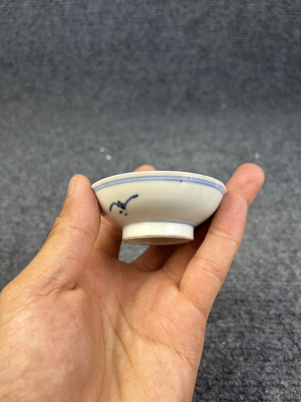 古玩陶瓷青花西番蓮煙碟拍賣(mài)，當(dāng)前價(jià)格0元