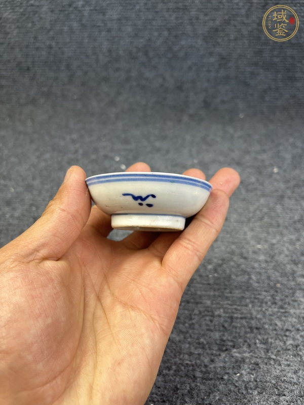 古玩陶瓷青花西番蓮煙碟真品鑒賞圖