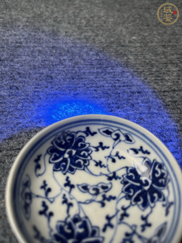 古玩陶瓷青花西番蓮煙碟真品鑒賞圖