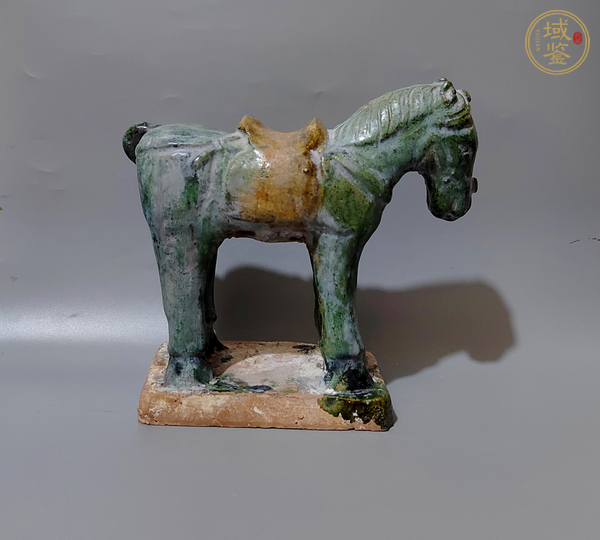 古玩陶瓷明三彩馬真品鑒賞圖