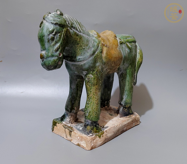 古玩陶瓷明三彩馬真品鑒賞圖