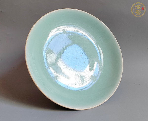 古玩陶瓷豆青釉盤真品鑒賞圖