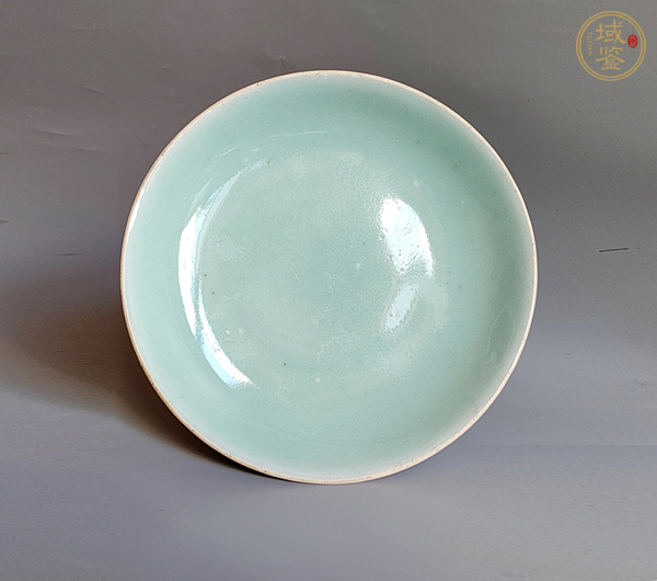 古玩陶瓷豆青釉盤真品鑒賞圖
