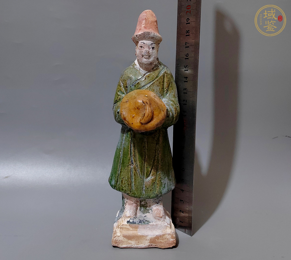 古玩陶瓷明三彩人物俑真品鑒賞圖