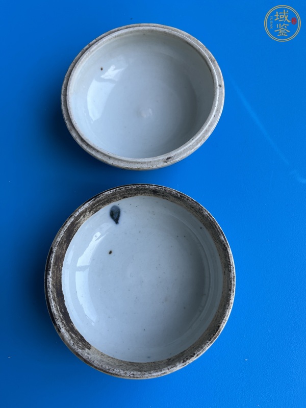 古玩陶瓷纏枝花囍字紋青花粉盒真品鑒賞圖
