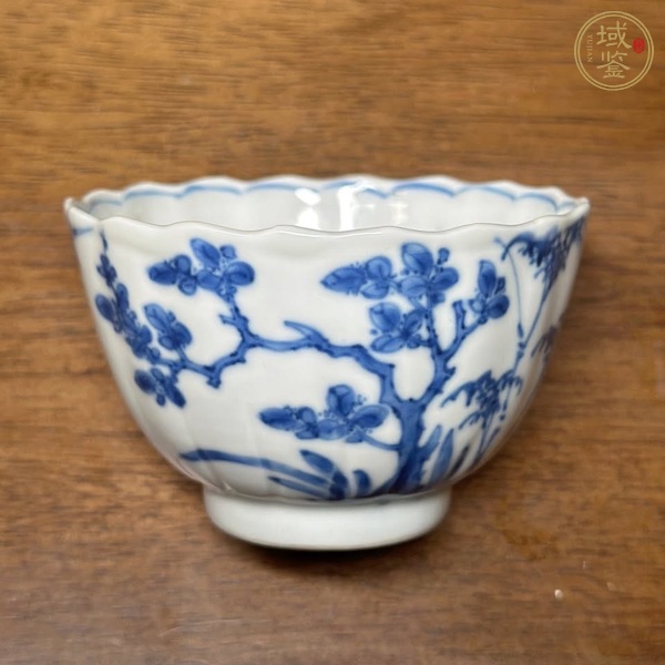 古玩花卉紋青花杯真品鑒賞圖