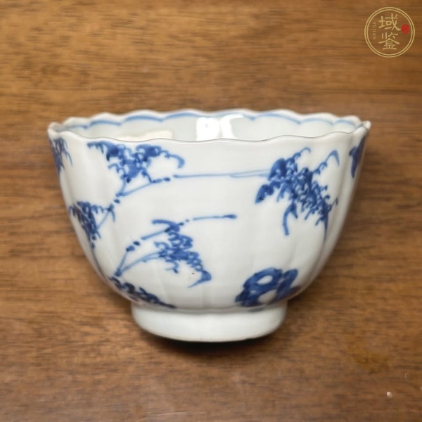 古玩陶瓷花卉紋青花杯真品鑒賞圖