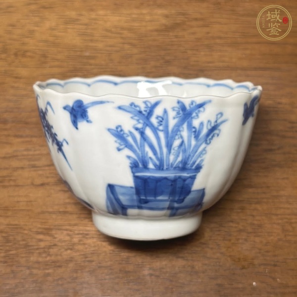 古玩陶瓷花卉紋青花杯真品鑒賞圖