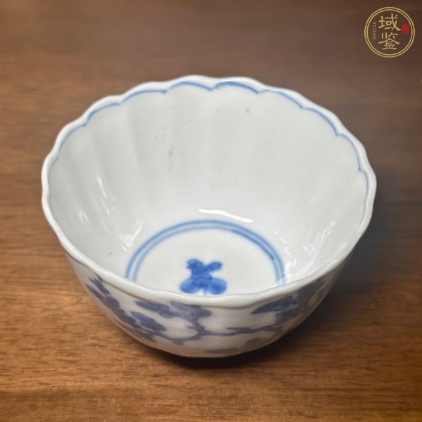 古玩陶瓷花卉紋青花杯真品鑒賞圖