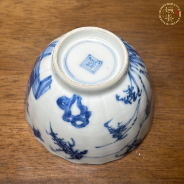 古玩陶瓷花卉紋青花杯真品鑒賞圖