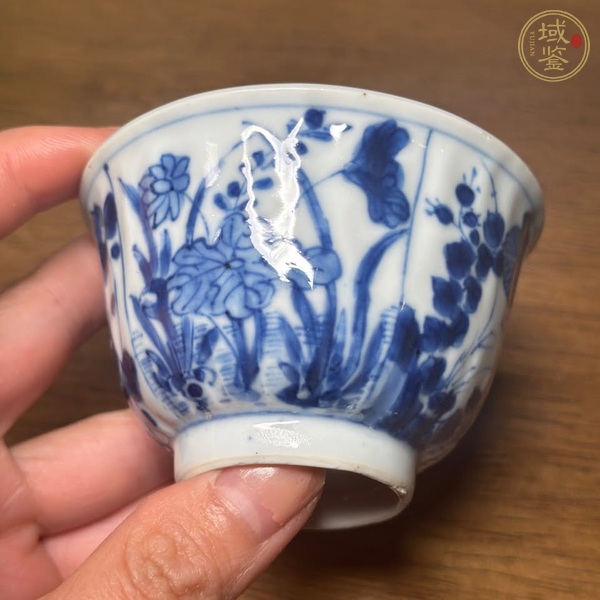 古玩花卉紋青花杯真品鑒賞圖