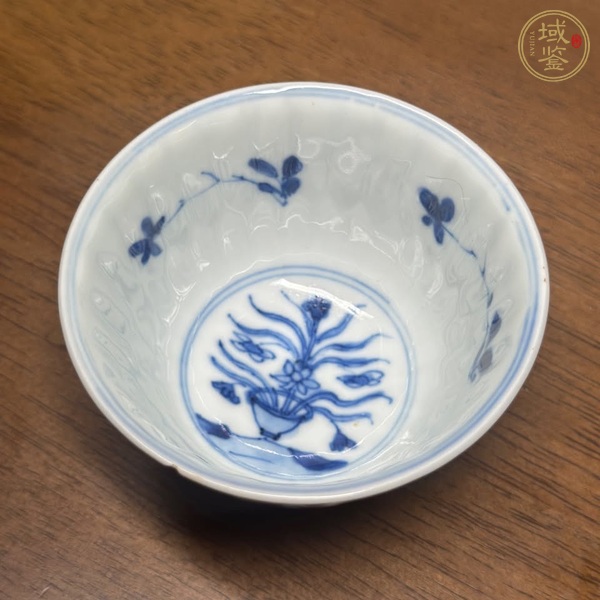 古玩陶瓷花卉紋青花杯真品鑒賞圖