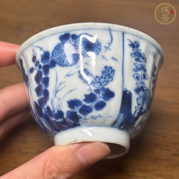 古玩陶瓷花卉紋青花杯真品鑒賞圖