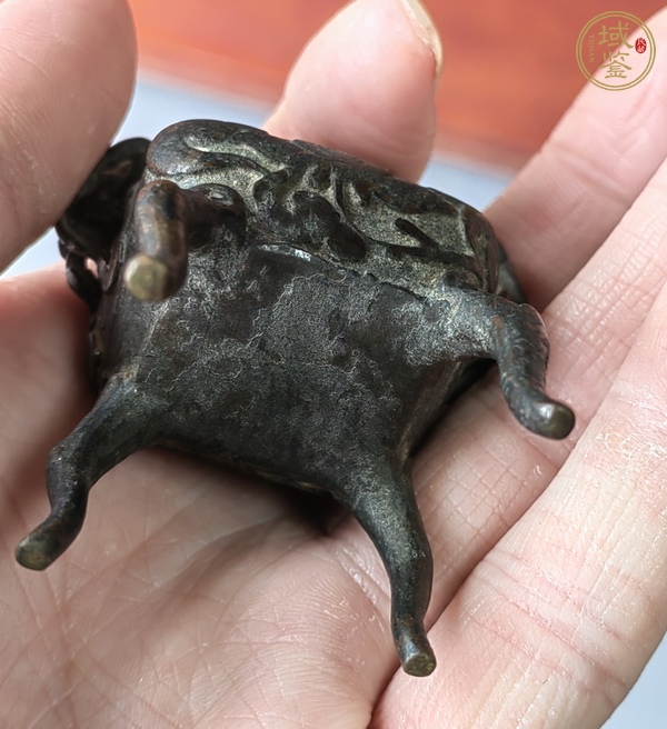 古玩銅器鼎式薰?fàn)t真品鑒賞圖