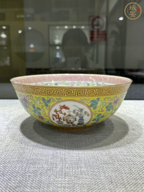 古玩陶瓷歲朝清供粉彩碗真品鑒賞圖