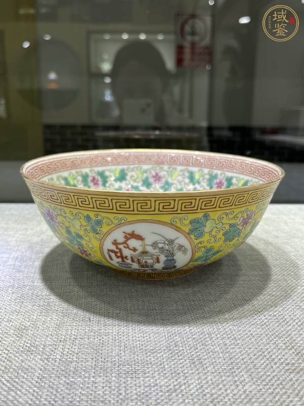 古玩陶瓷歲朝清供粉彩碗真品鑒賞圖