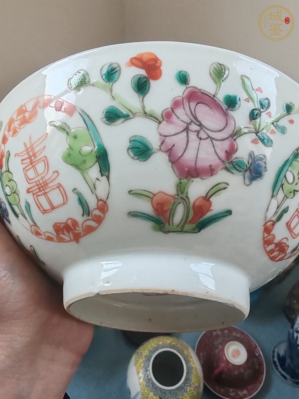古玩陶瓷粉彩花卉喜字紋碗真品鑒賞圖