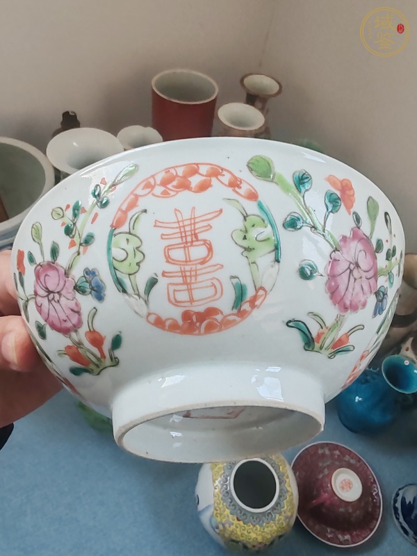 古玩陶瓷粉彩花卉喜字紋碗真品鑒賞圖