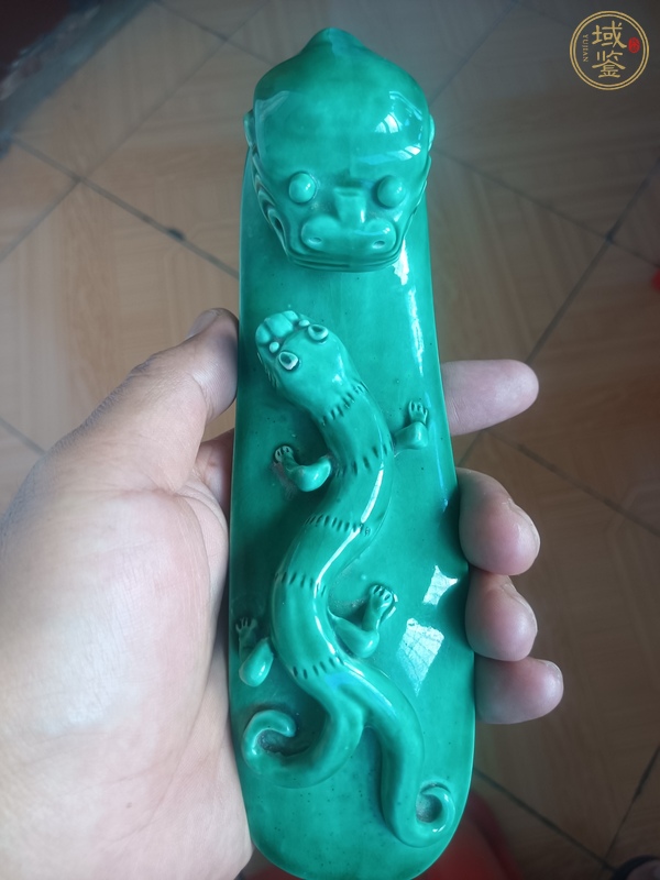 古玩陶瓷綠釉蒼龍教子帶鉤真品鑒賞圖