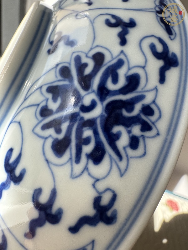 古玩陶瓷青花纏枝花卉紋盤真品鑒賞圖
