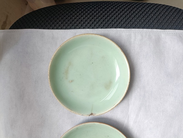 古玩陶瓷清中期豆青釉盤拍賣,當前價格38元