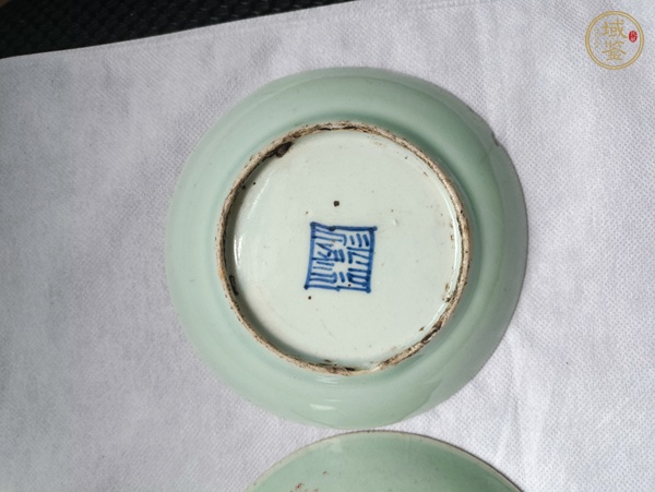 古玩陶瓷豆青釉盤真品鑒賞圖