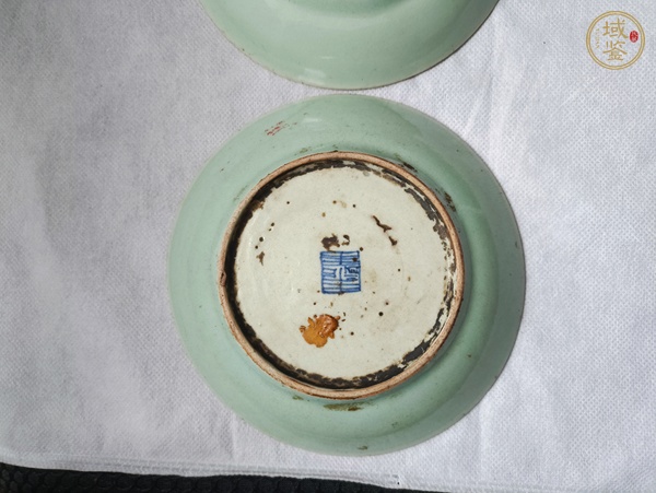 古玩陶瓷豆青釉盤真品鑒賞圖
