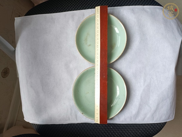 古玩陶瓷豆青釉盤真品鑒賞圖