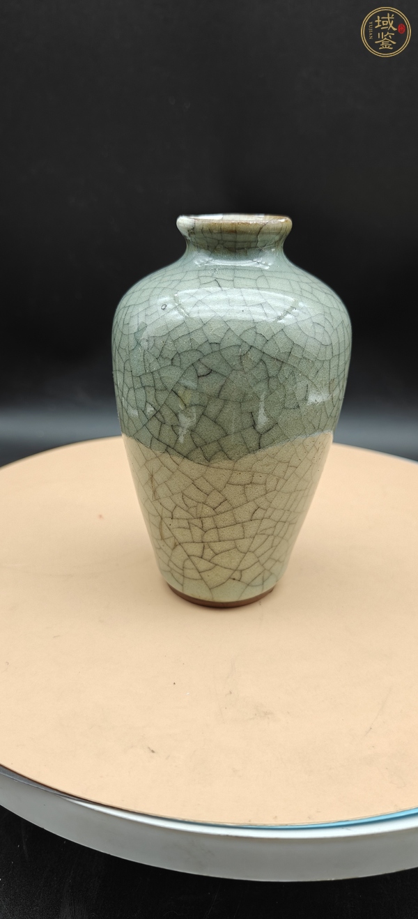 古玩陶瓷哥窯瓶真品鑒賞圖