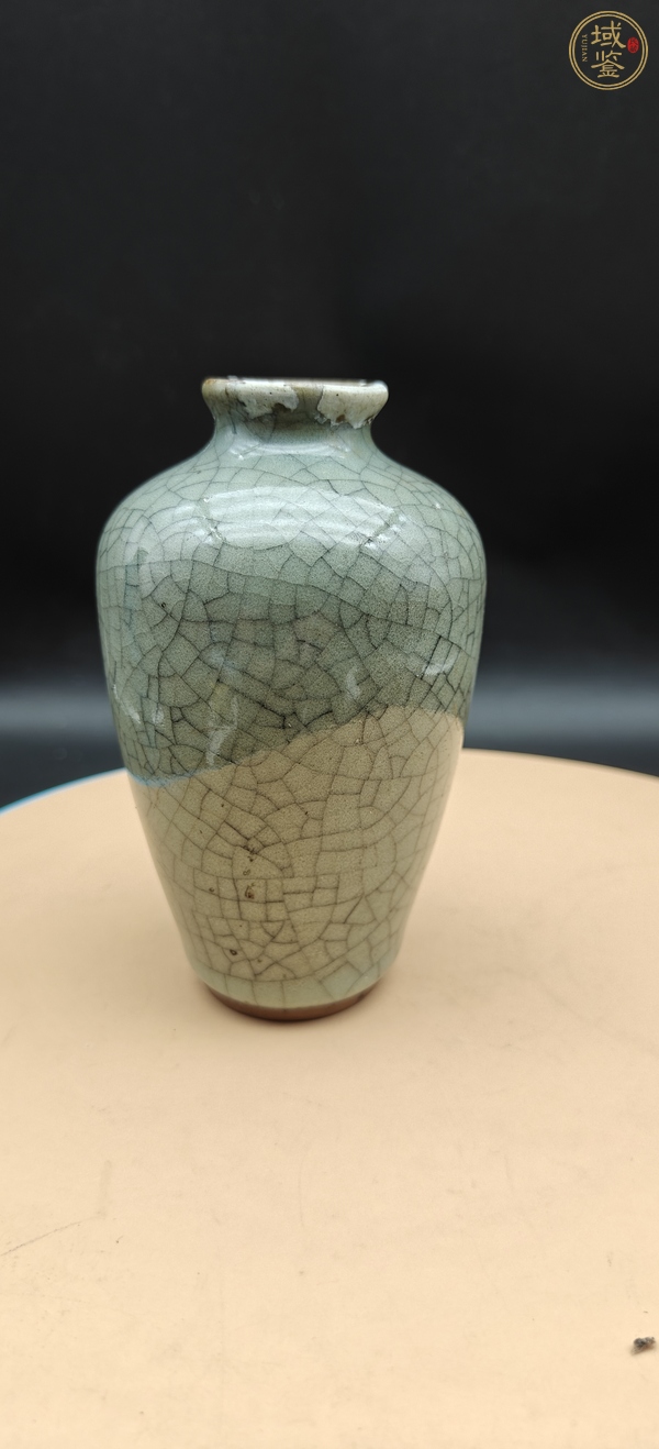 古玩陶瓷哥窯瓶真品鑒賞圖