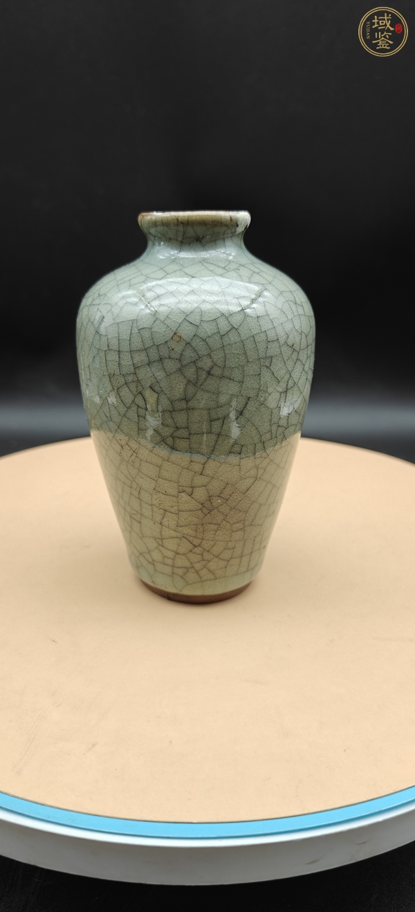 古玩陶瓷哥窯瓶真品鑒賞圖