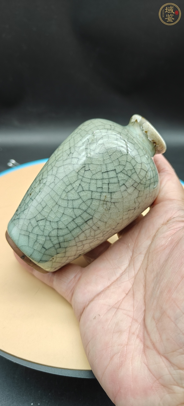 古玩陶瓷哥窯瓶真品鑒賞圖