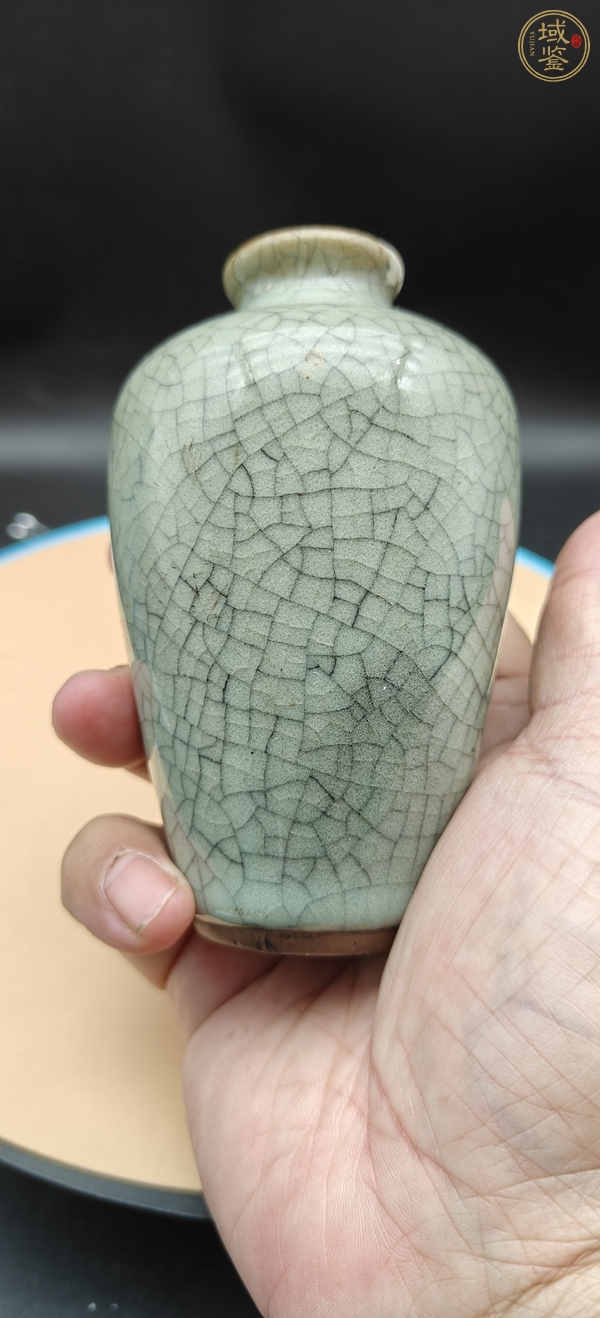 古玩陶瓷哥窯瓶真品鑒賞圖