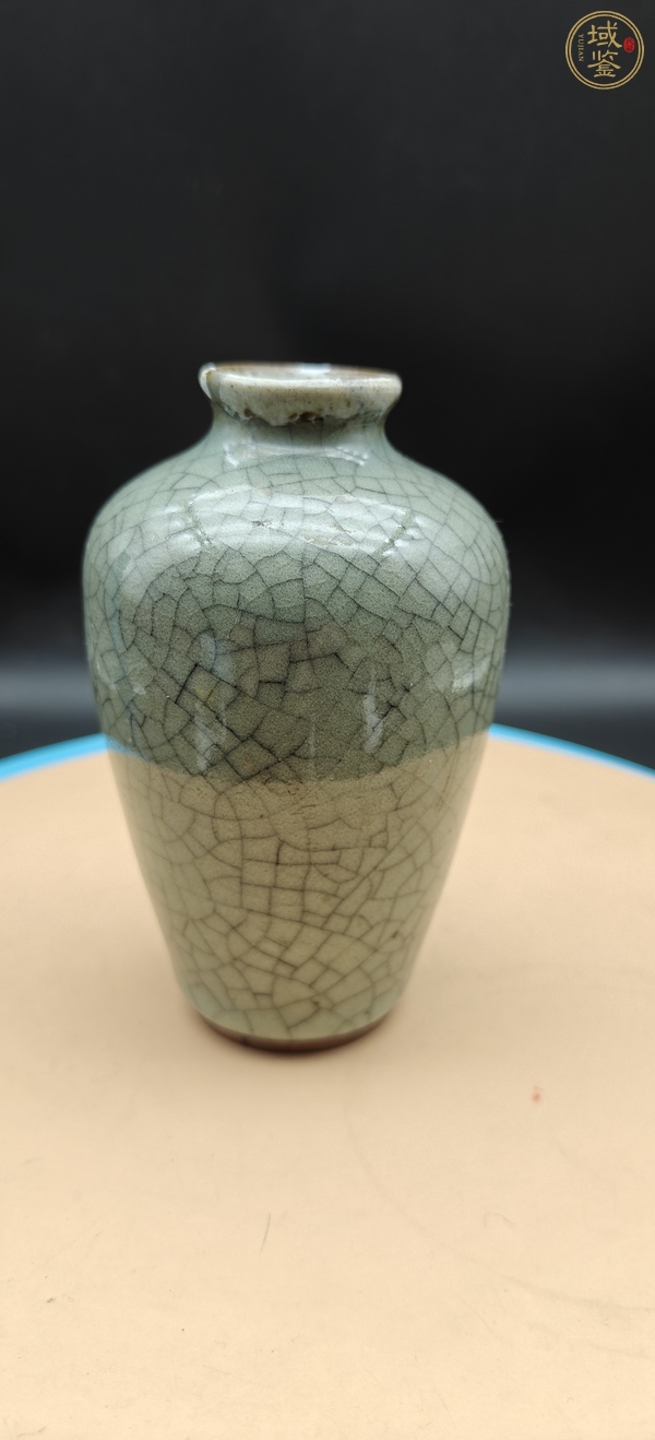 古玩陶瓷哥窯瓶真品鑒賞圖