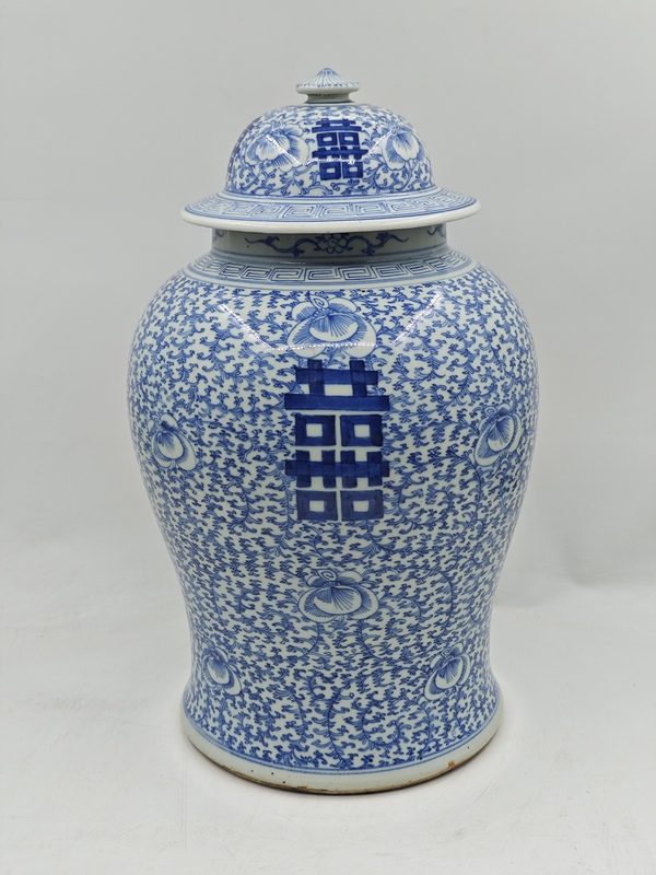 古玩轉(zhuǎn)賣青花纏枝喜字紋將軍罐拍賣，當(dāng)前價格8888元
