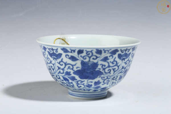 古玩轉(zhuǎn)賣(mài)清光緒·青花纏枝牡丹紋碗(官窯)拍賣(mài),當(dāng)前價(jià)格2999元