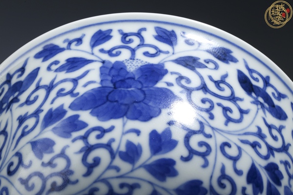 古玩陶瓷青花纏枝花卉紋茶圓真品鑒賞圖