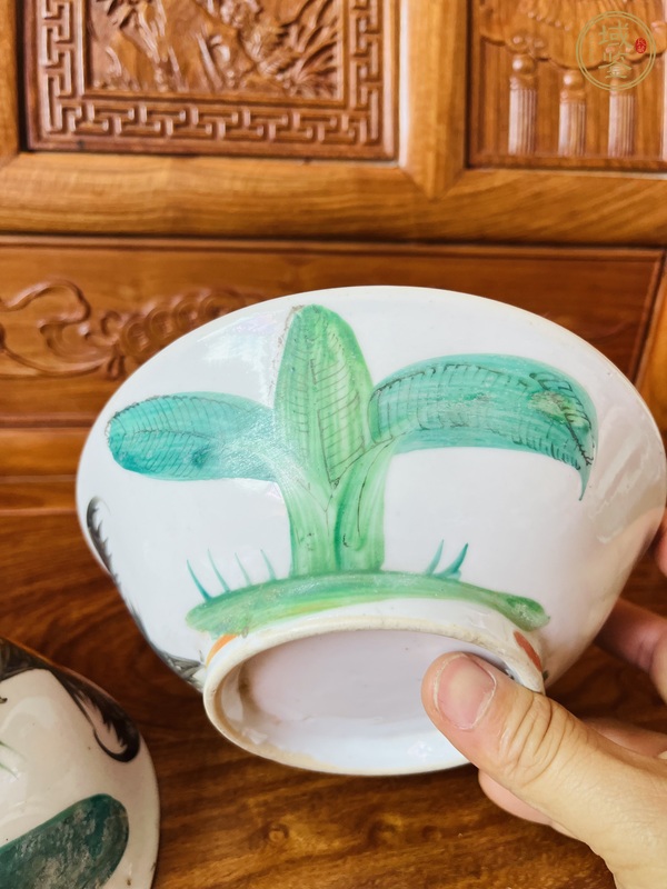 古玩陶瓷彩繪大公雞紋碗真品鑒賞圖