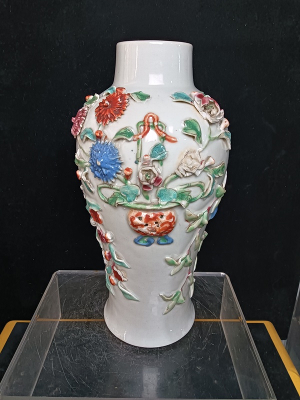 古玩轉(zhuǎn)賣清早期貼塑瓶拍賣，當(dāng)前價(jià)格1300元