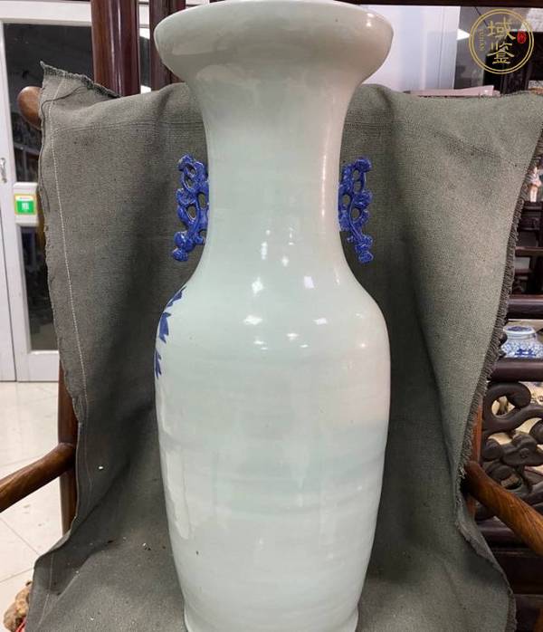 古玩陶瓷花鳥紋青花瓶真品鑒賞圖