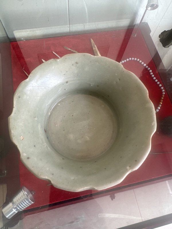 古玩轉賣明.青釉刻花紋花口洗拍賣，當前價格0元