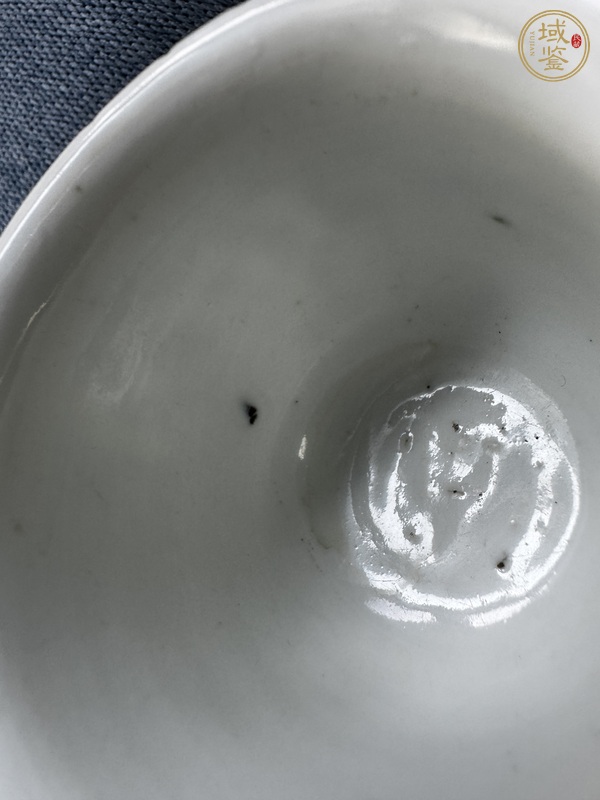 古玩陶瓷青花皮球花紋仰鐘杯真品鑒賞圖
