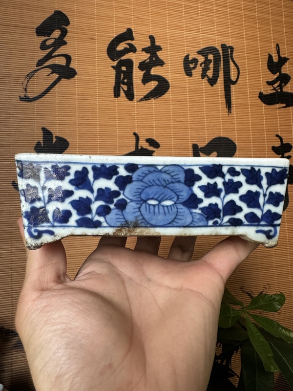 古玩陶瓷青花花卉紋花盆拍賣,當前價格550元