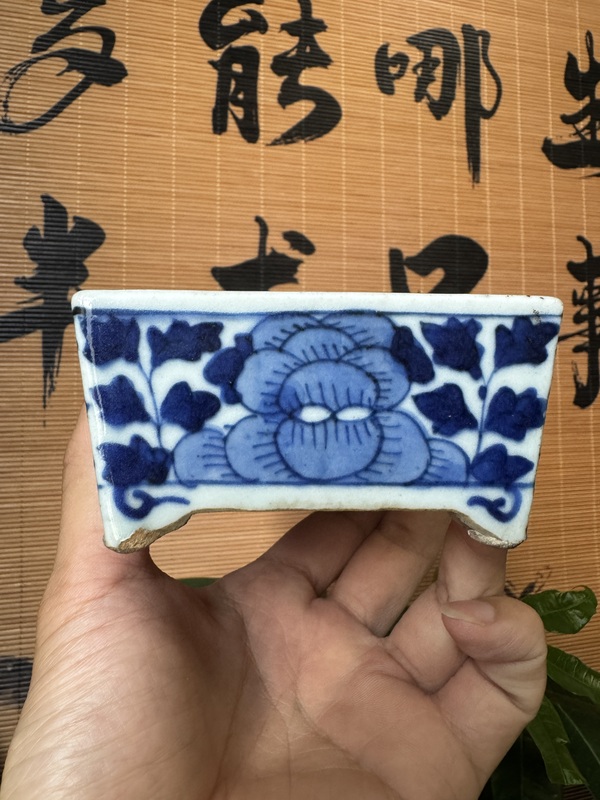 古玩陶瓷青花花卉紋花盆拍賣，當前價格550元