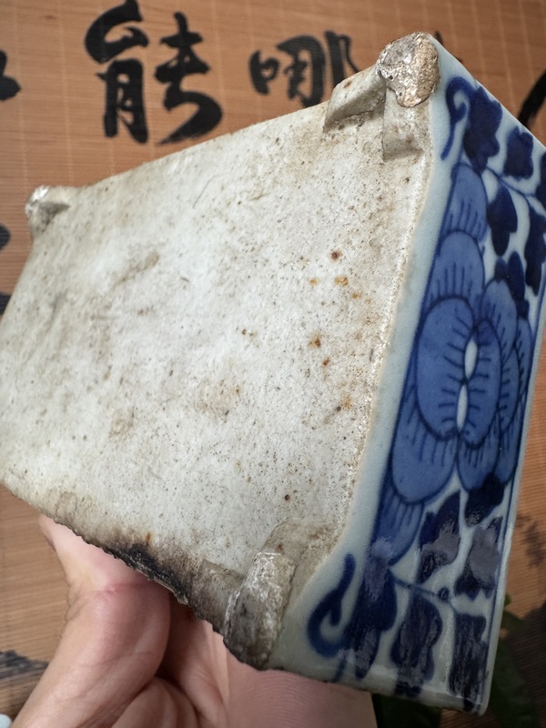 古玩陶瓷青花花卉紋花盆拍賣，當前價格550元