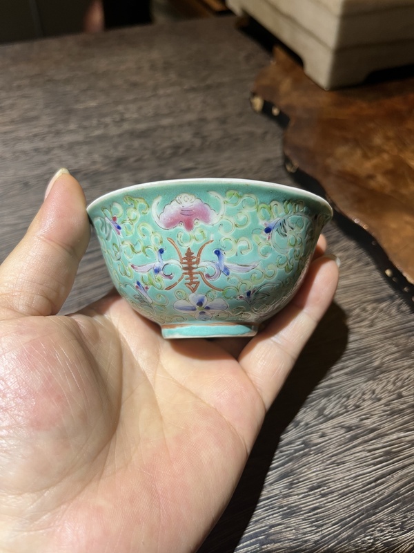 古玩陶瓷【北洋政府國務總理】民國.松石綠粉彩花卉紋茶碗(底款:伯棠自置)拍賣,當前價格9999元