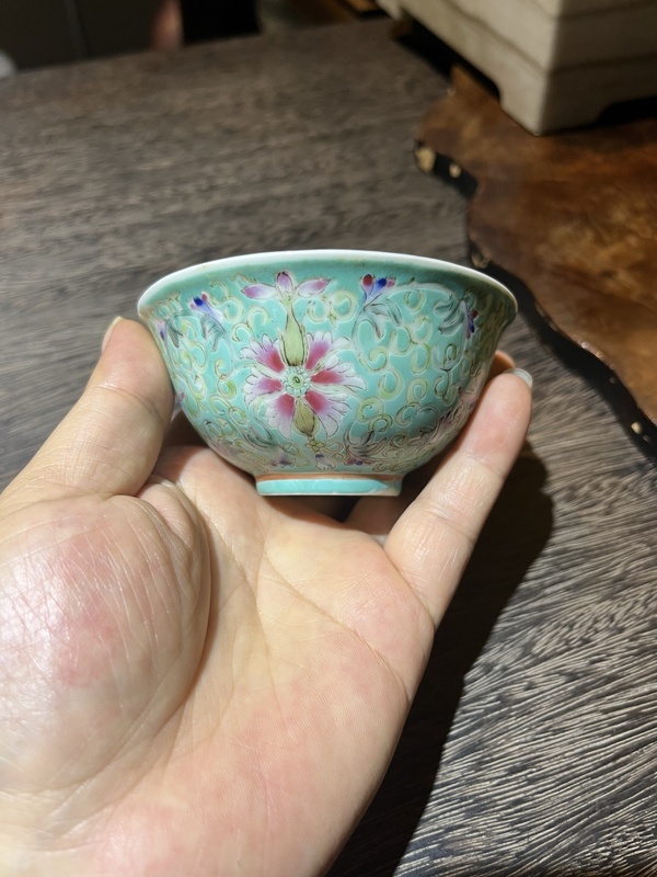 古玩陶瓷【北洋政府國務總理】民國.松石綠粉彩花卉紋茶碗(底款:伯棠自置)拍賣,當前價格9999元